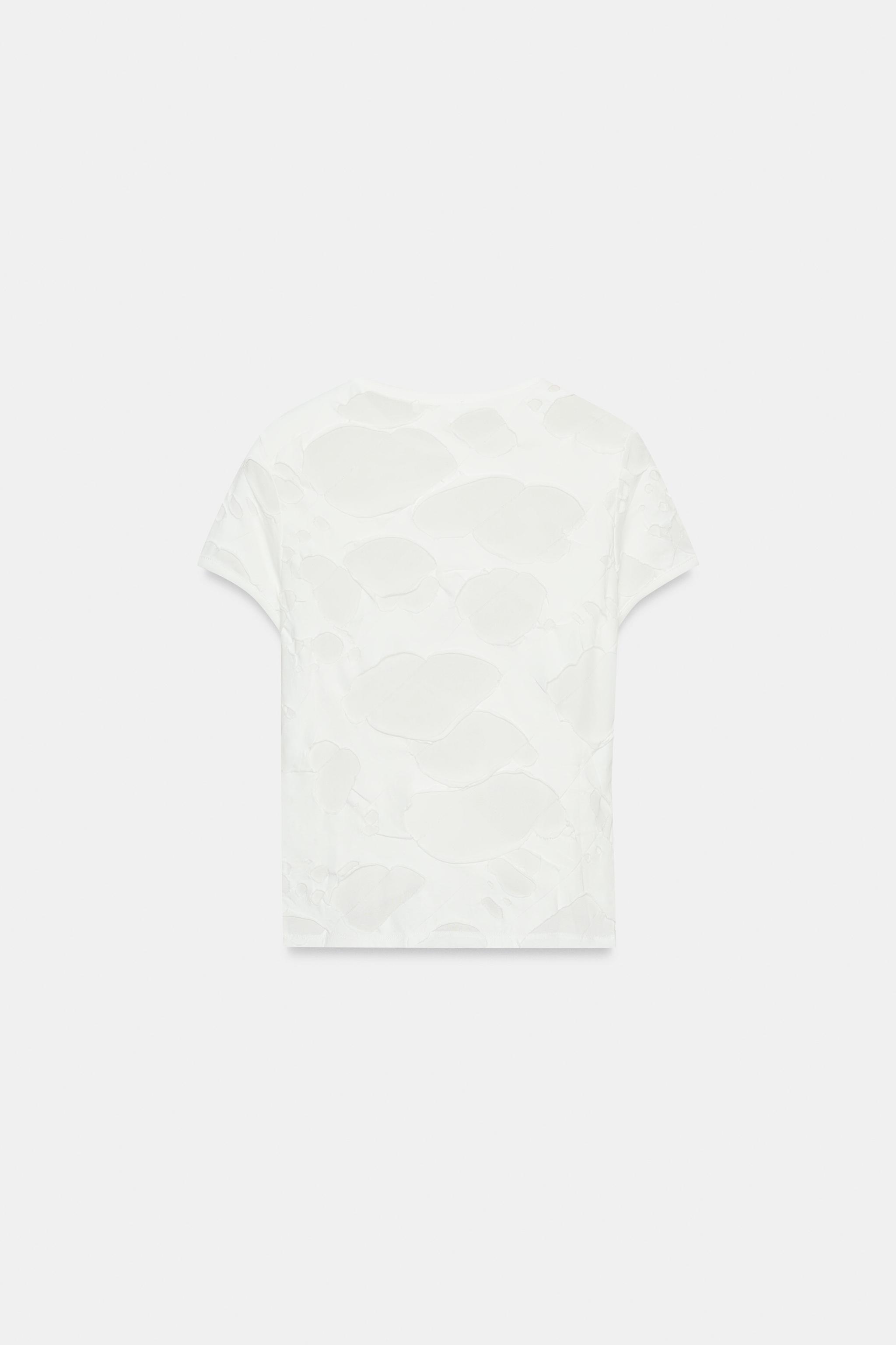 T-SHIRT EN MATIÈRES VARIÉES AVEC DÉCHIRURES